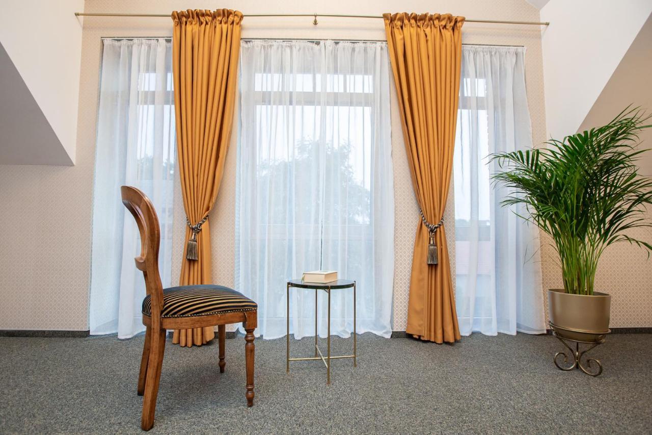 White Lily Apartment Клайпеда Экстерьер фото