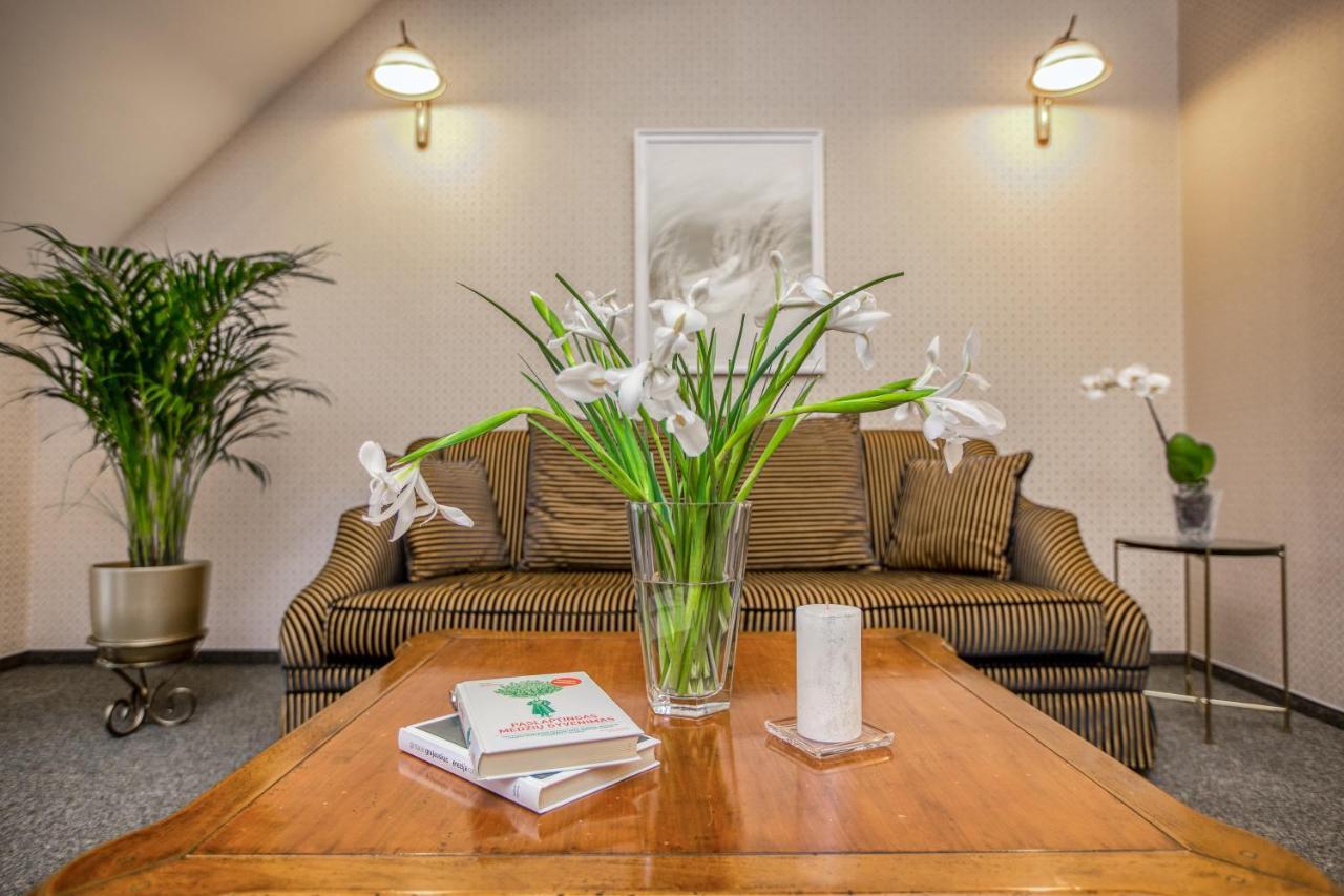 White Lily Apartment Клайпеда Экстерьер фото