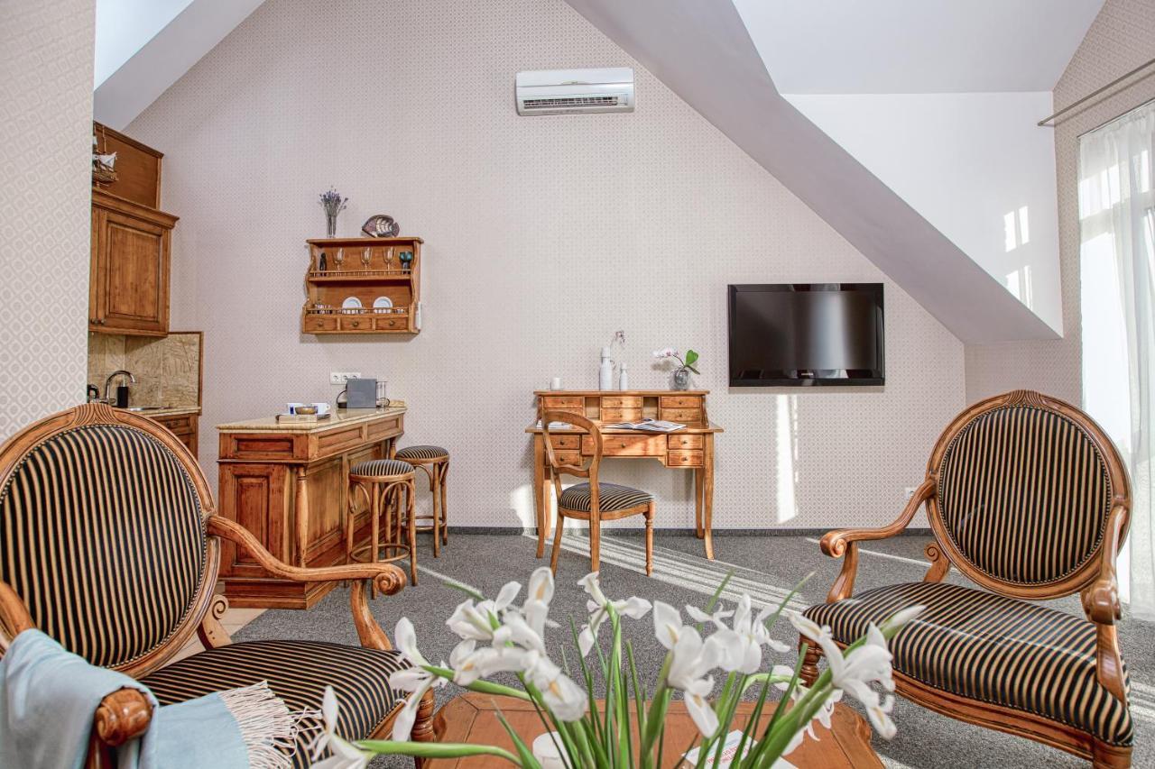 White Lily Apartment Клайпеда Экстерьер фото
