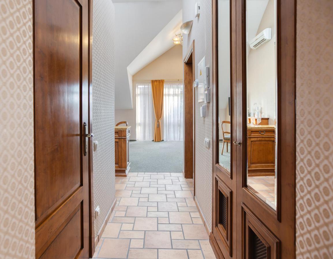 White Lily Apartment Клайпеда Экстерьер фото