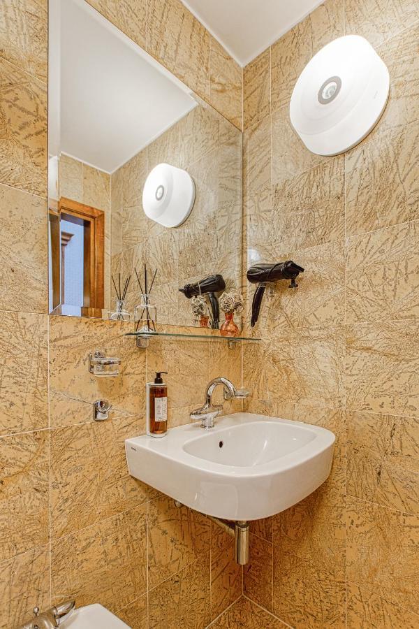White Lily Apartment Клайпеда Экстерьер фото
